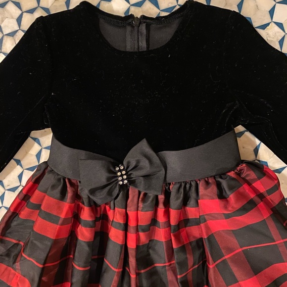 Jayne Copland Long Sleeve Black and Plaid Bowed Dress size 2T - Picture 2 of 7